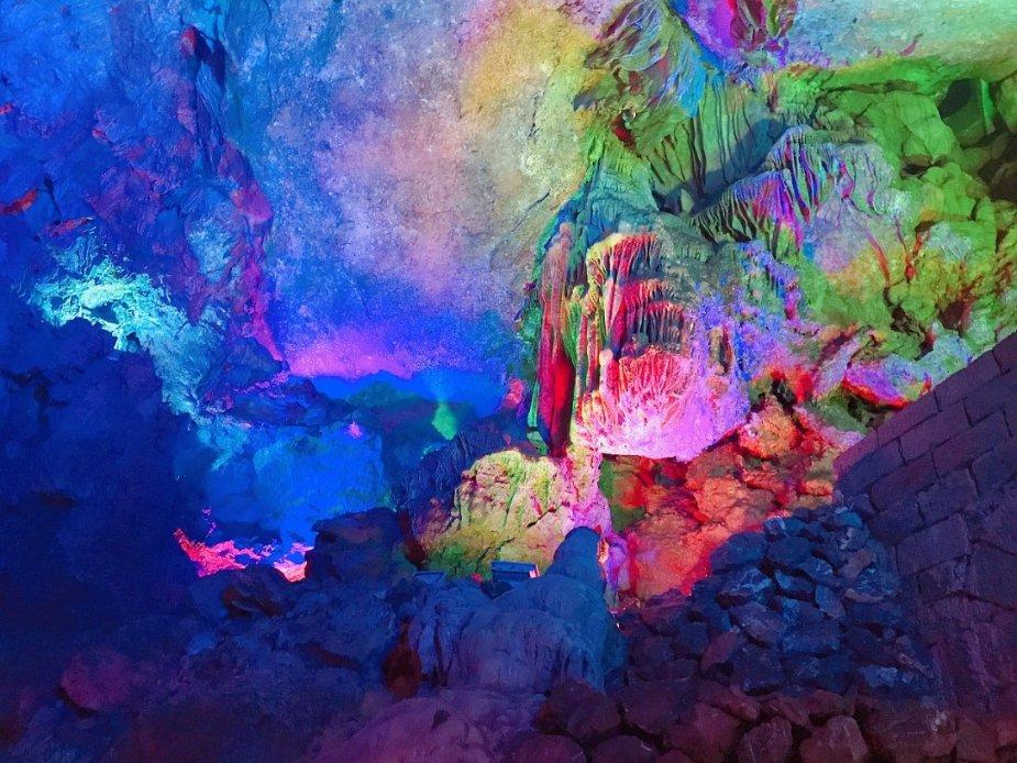 藏汉一家亲 同心促发展