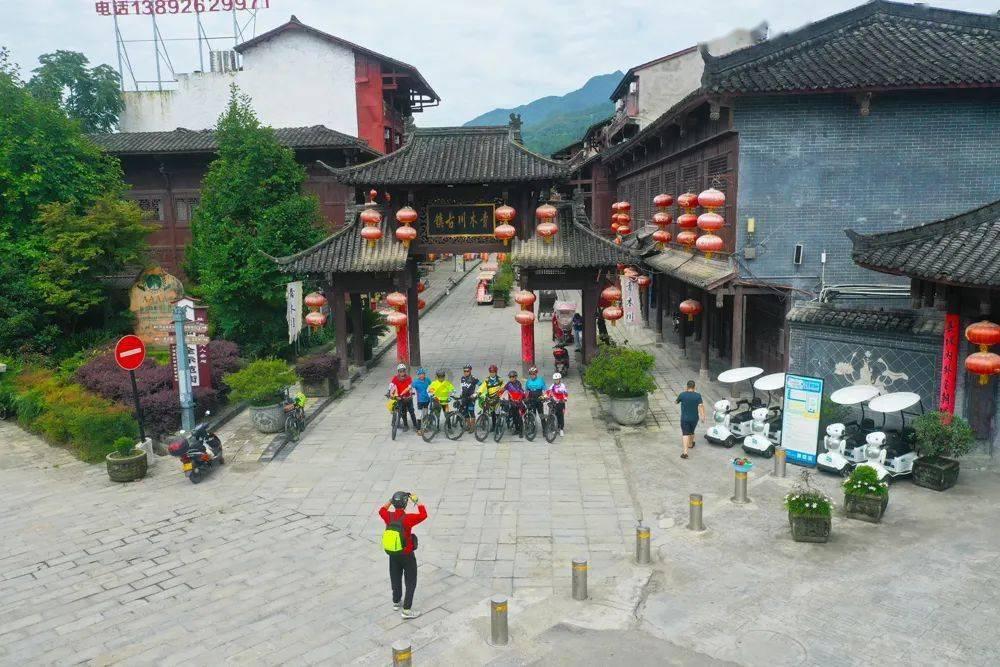 穿越岩溶段 瓦斯段 居民区……渝湘高铁杨柳村隧道顺利贯通